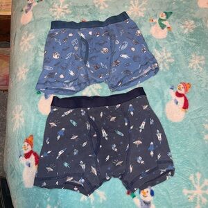 9 pair of Hanes / Cat and Jack Boys Underwear --- Size 8/10